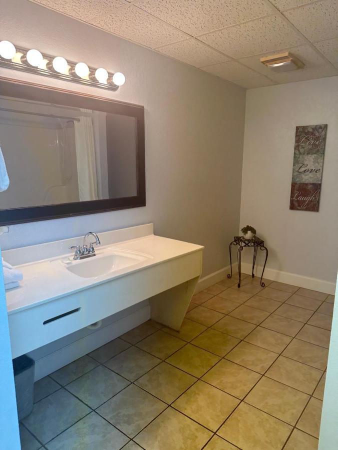 River Place Condos #409 1Bd, 2Bath พิเจนฟอร์จ ภายนอก รูปภาพ