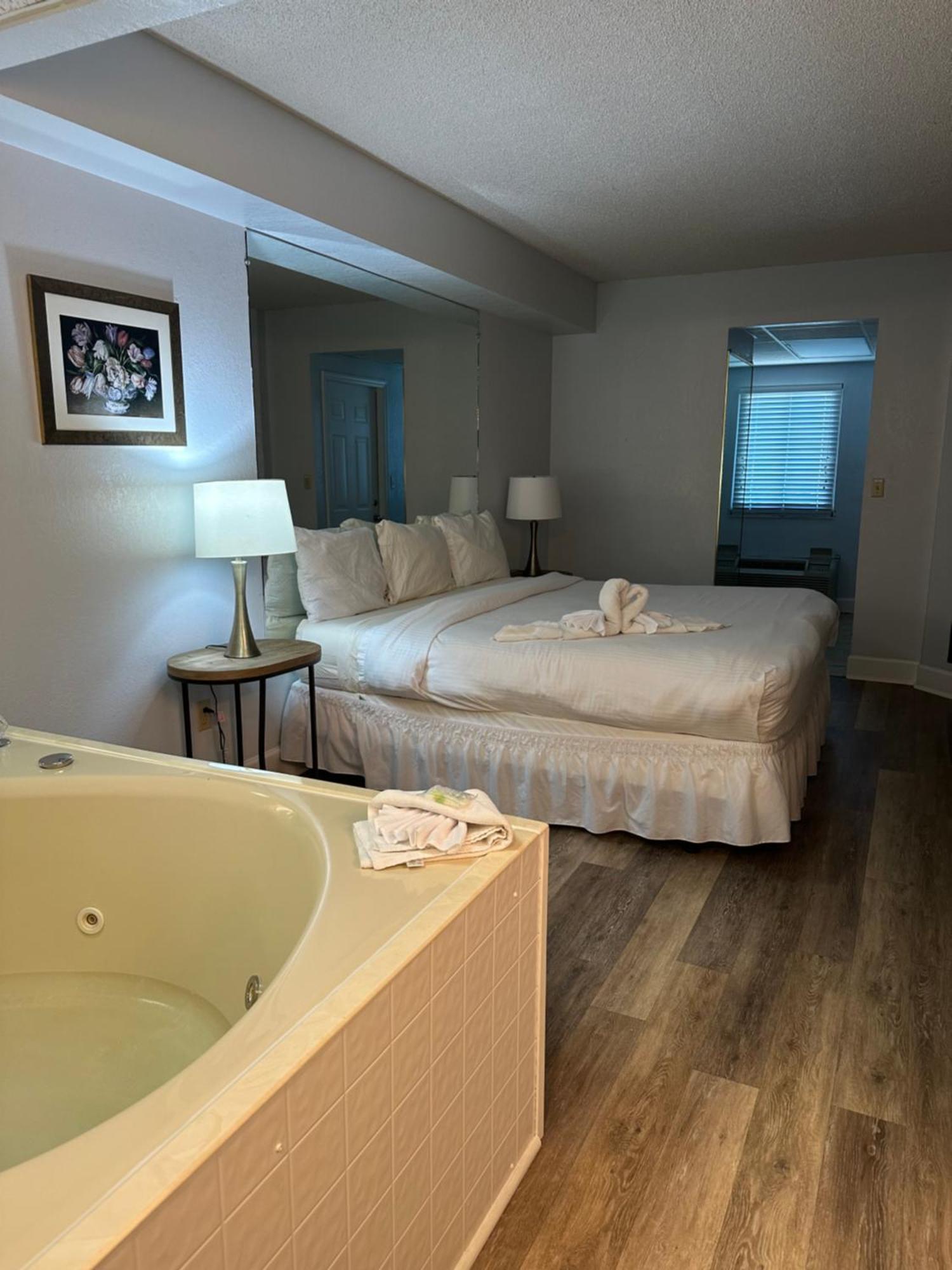 River Place Condos #409 1Bd, 2Bath พิเจนฟอร์จ ภายนอก รูปภาพ