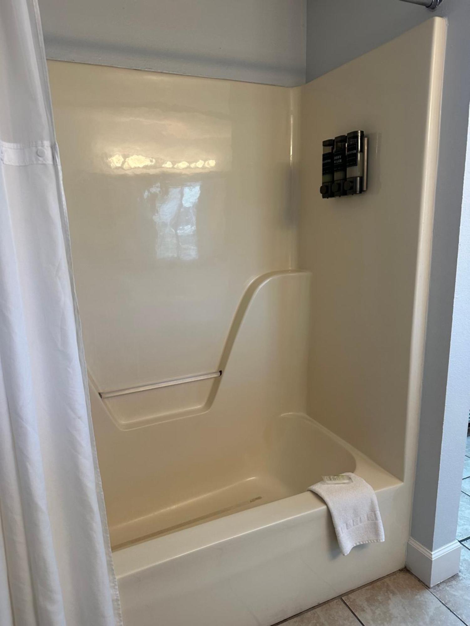 River Place Condos #409 1Bd, 2Bath พิเจนฟอร์จ ภายนอก รูปภาพ